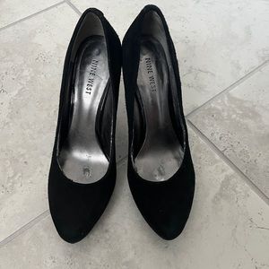 Suede pumps
